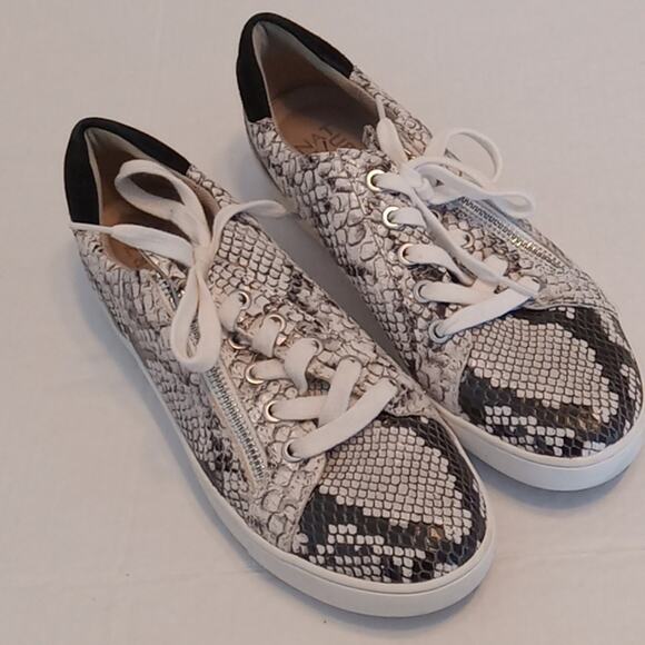 Naturalizer Women's Size 8M snakeskin embossed leather low top sneakers. Comfy - Picture 1 of 7